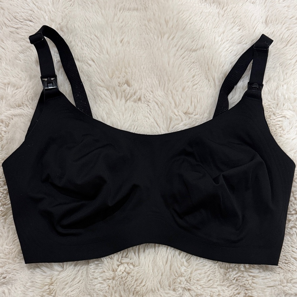 Momcozy Maternity Nursing Bra Seamless Black Bra. Medium Plus